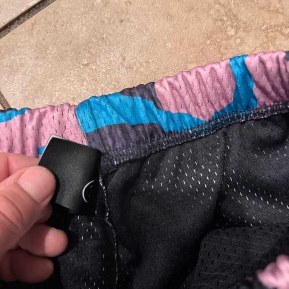 Civil regime heavyweight mesh shorts size large - Picture 4 of 4